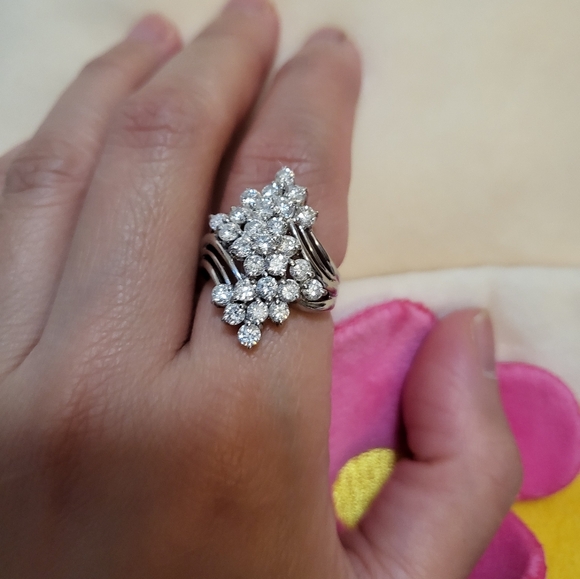 2-carat Diamond Ring in Platinum900 setting [US 5.5] - Picture 7 of 11